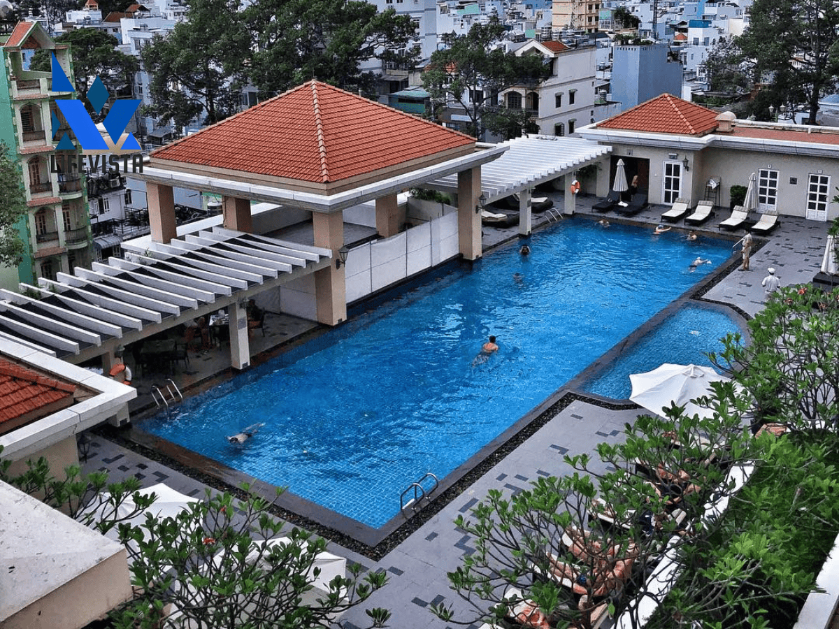 Hồ bơi Hotel Equatorial