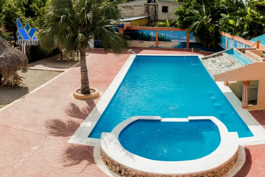 Hồ bơi 200m² tích hợp Jacuzzi thư giãn